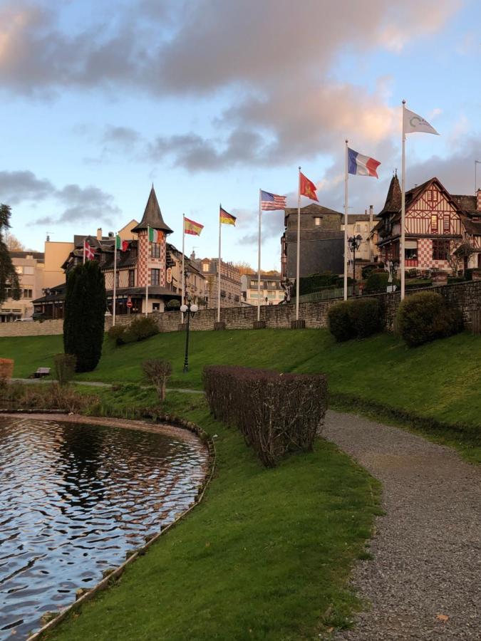 Manoir De La Prise Tarot Bagnoles de l'Orne Normandie Exterior foto